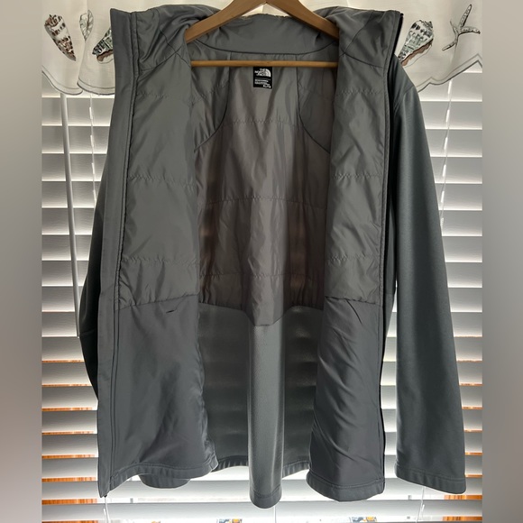 Grey Men’s North Face Jacket - Picture 3 of 5
